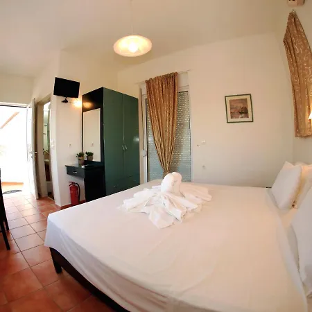 Tersanas Beach Lodges *